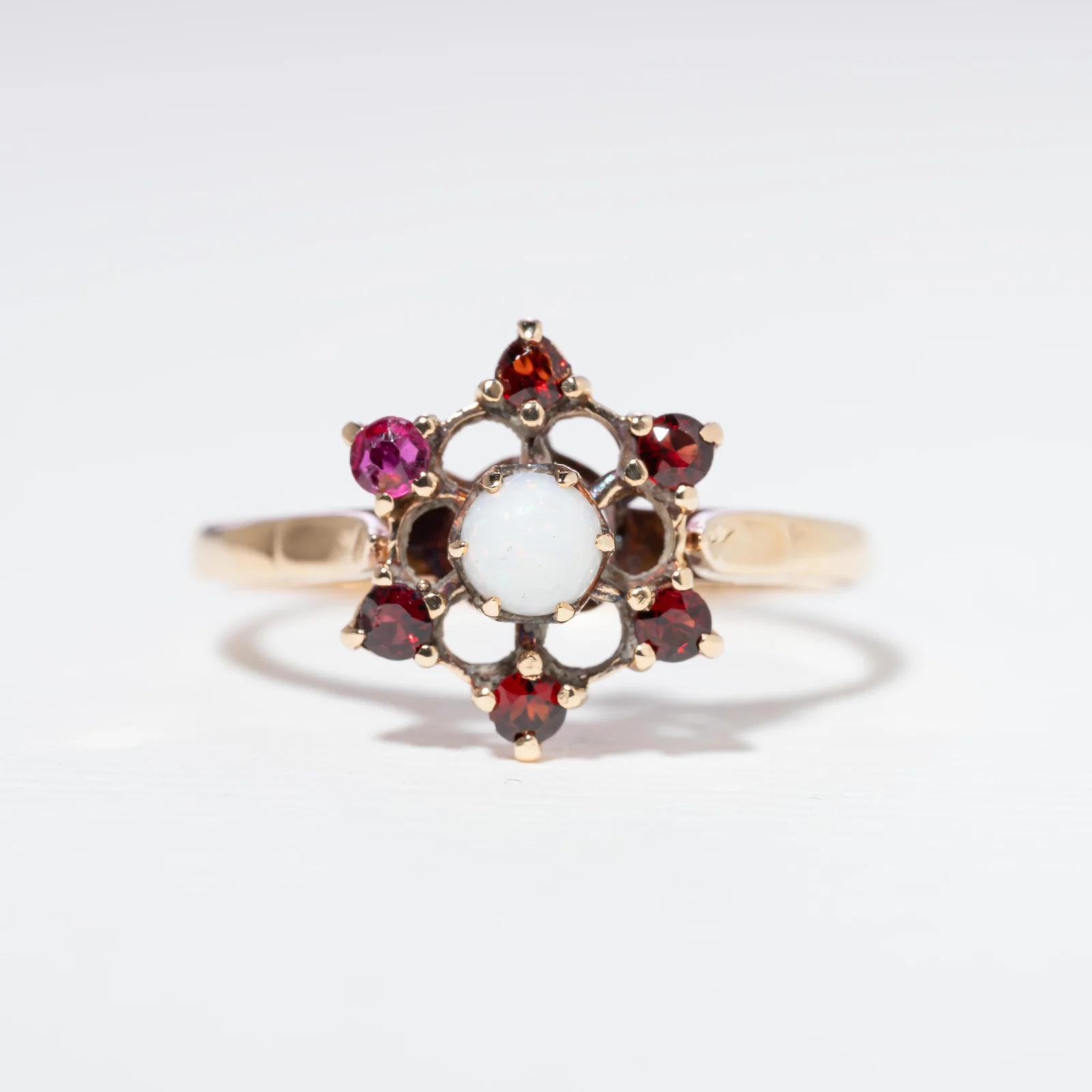 Vintage Garnet, Opal & Ruby Floral Cluster Ring - Afbeelding 2
